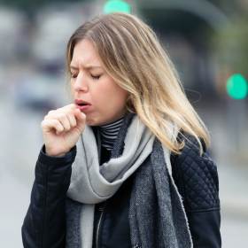 5 Gyógynövény Köhögésre - Természetes Megoldás